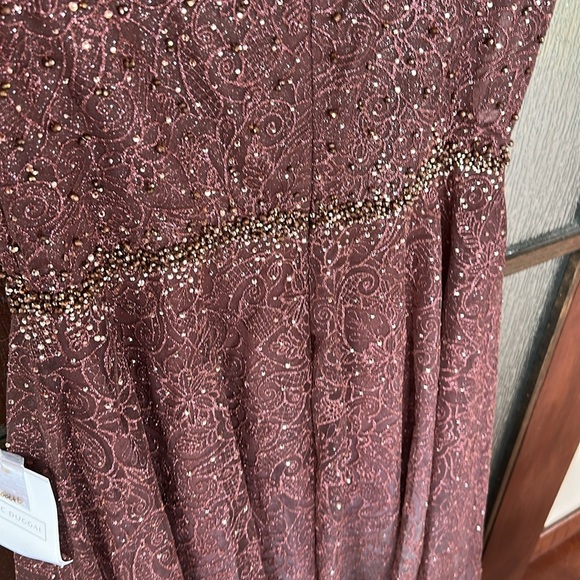 MAC DUGGAL
Brown Embellished Cap Sleeve A Line Dress size 10. NWT - Picture 12 of 13